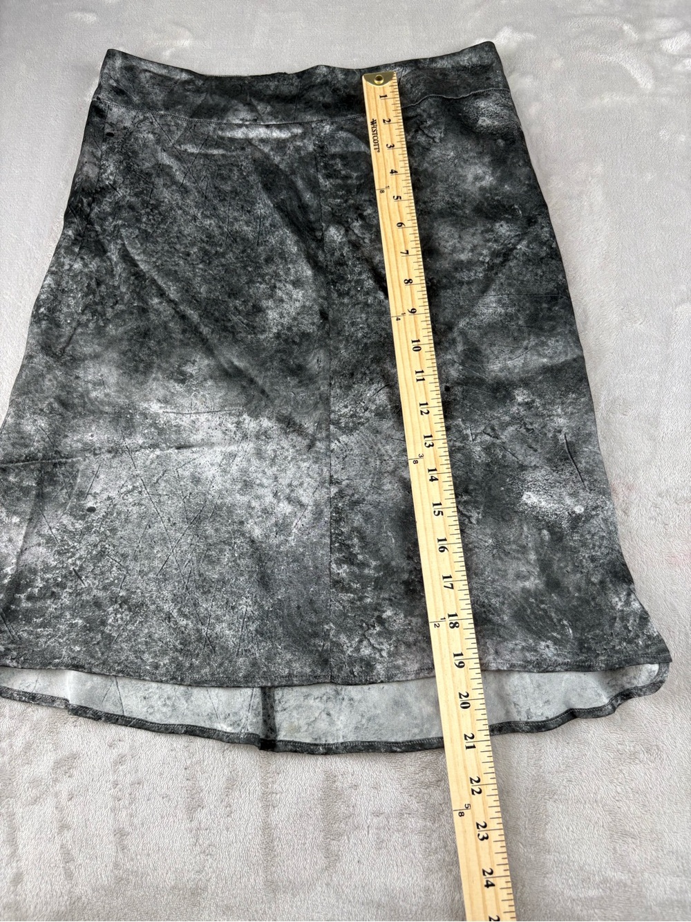 Cute Like Mad Silky Tie Dye Mini Skirt S Grunge Y2K Alt Satin Feel Flare - Picture 4 of 7